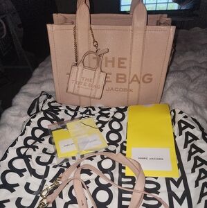 Marc Jacobs The Tote Bag Medium